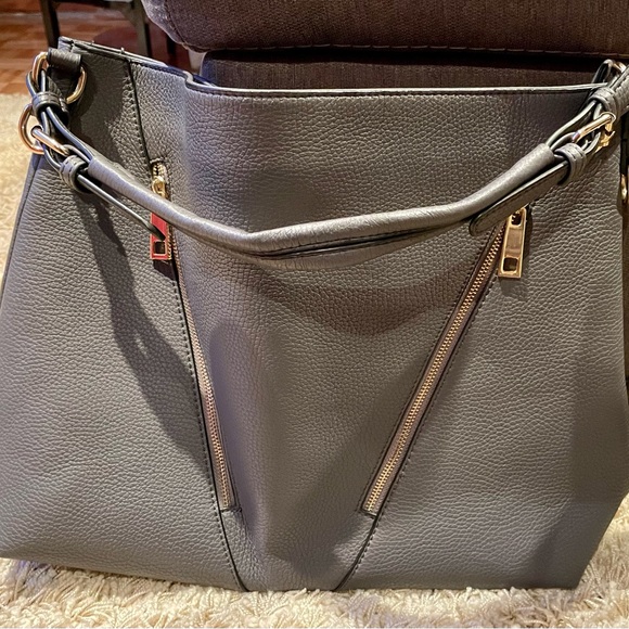 Stylish Shoulder Bag - Picture 2 of 4